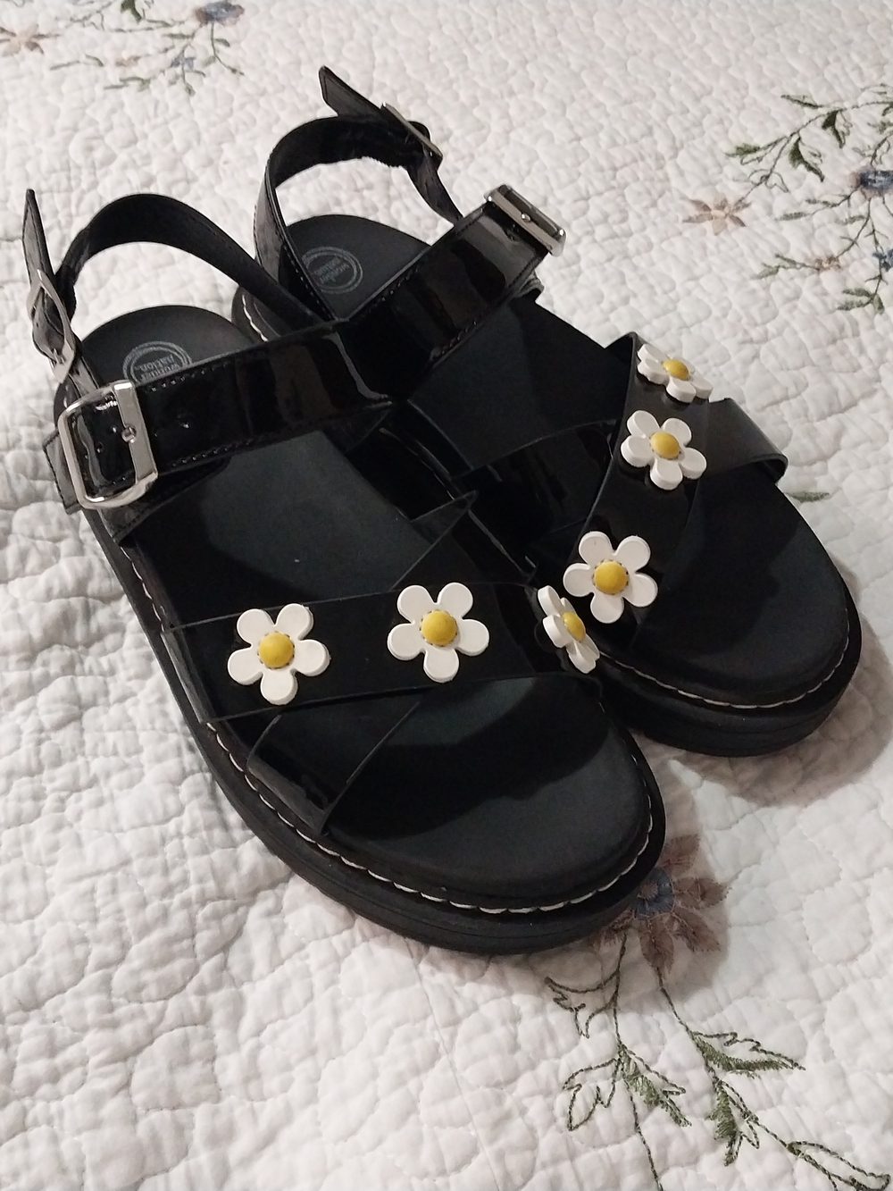 wonder nation Black Floral Applique Buckle Sandals Size Big Girl 3 .confort